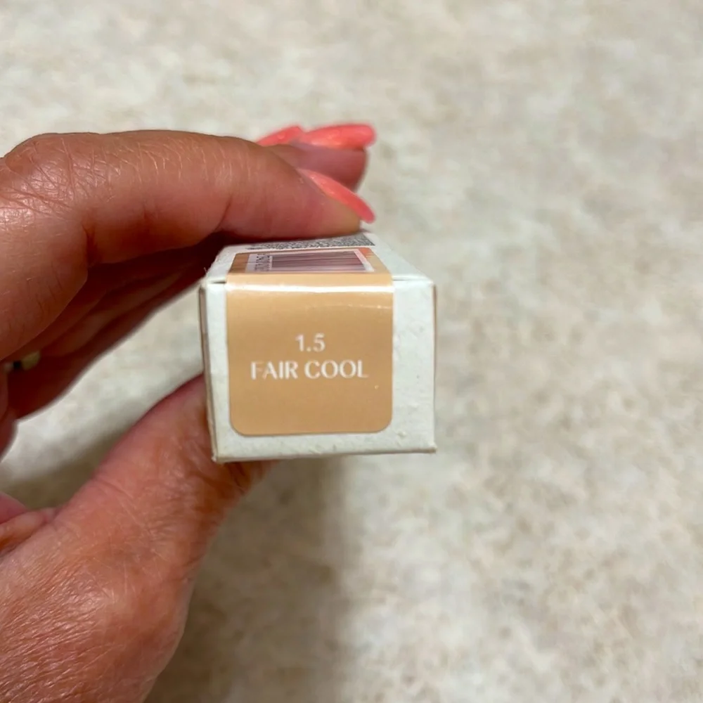 BNIB GLOWISH BY HUDA BEAUTY BRIGHT LIGHT SHEER CONCEALER 1.5 FAIR COOL IN BOX